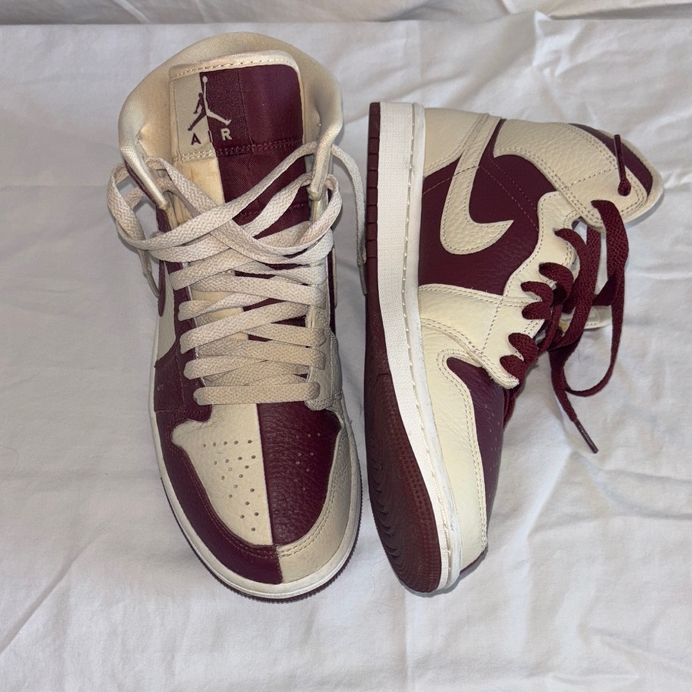 NEW WITHOUT TAGS! Jordan Women's Sneakers in Maroon and Cream